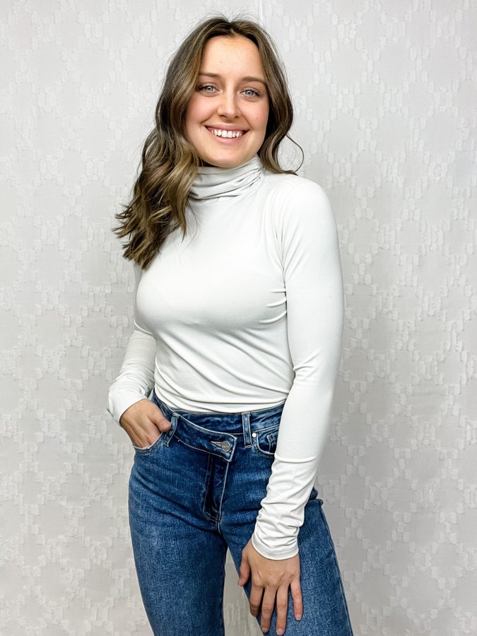 The Mia Turtleneck