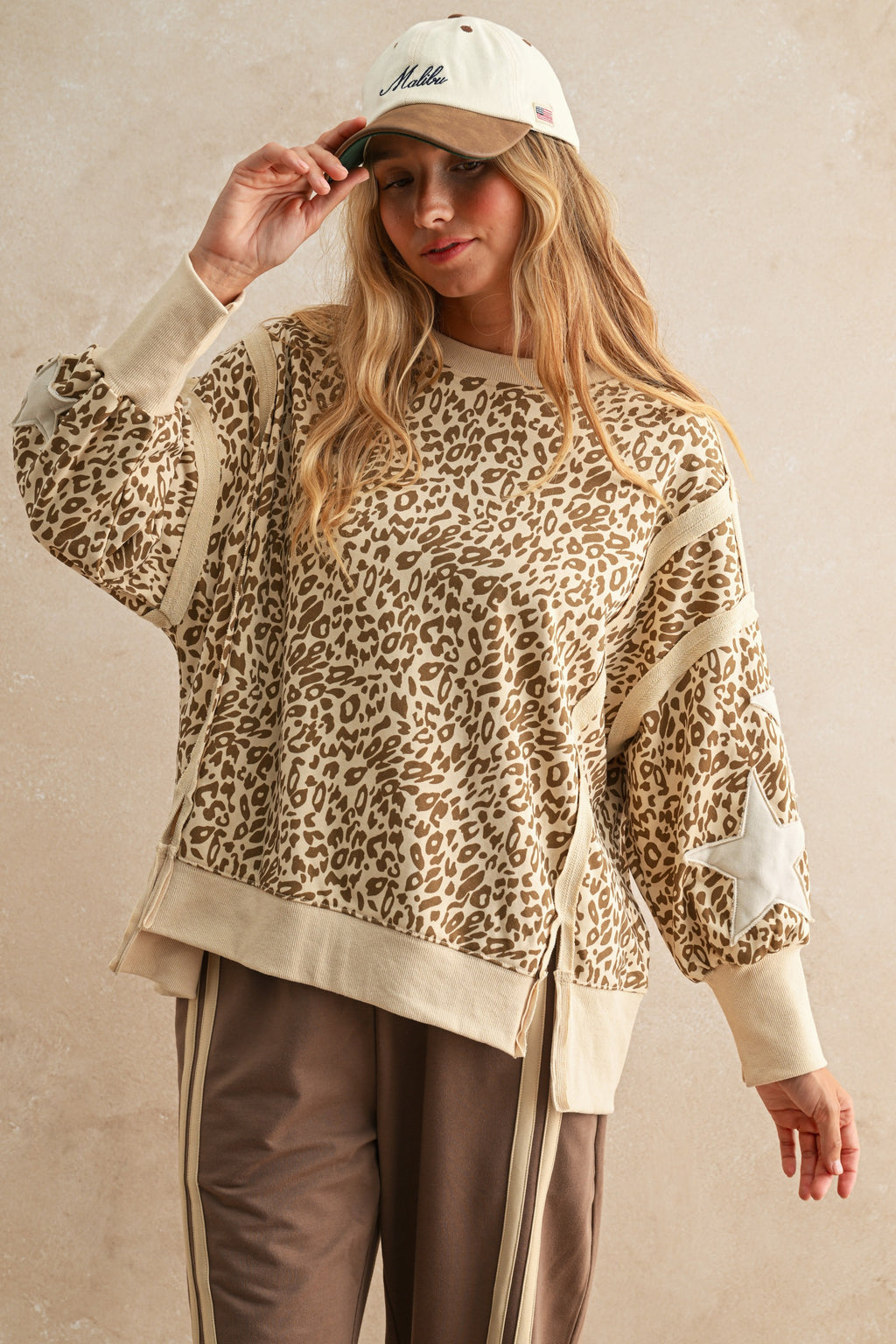 The Dana Sweatshirt - Taupe Leopard