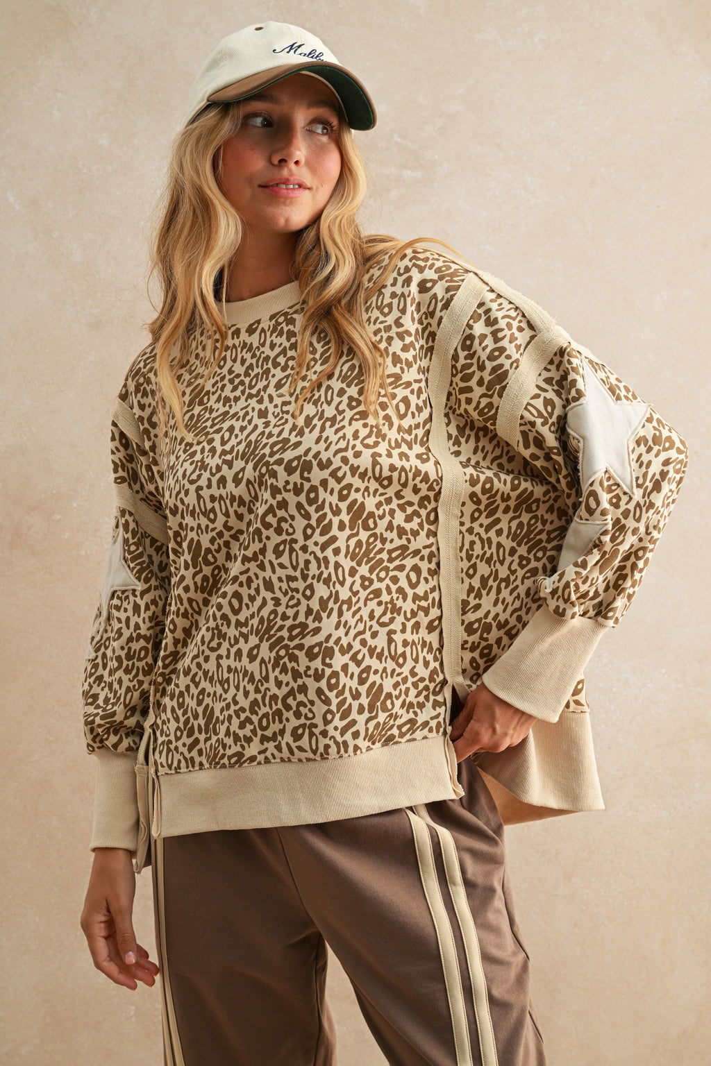 The Dana Sweatshirt - Taupe Leopard