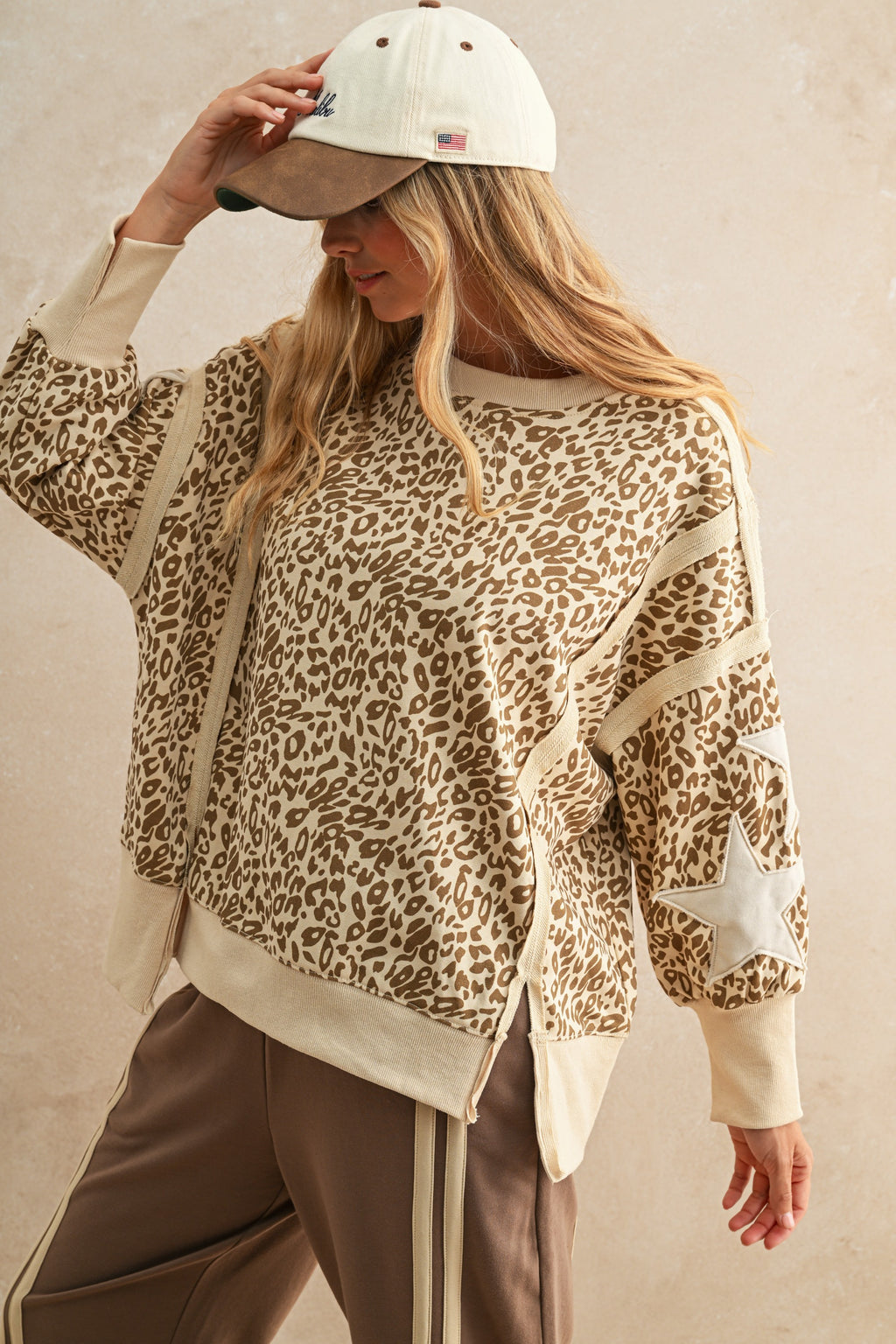 The Dana Sweatshirt - Taupe Leopard