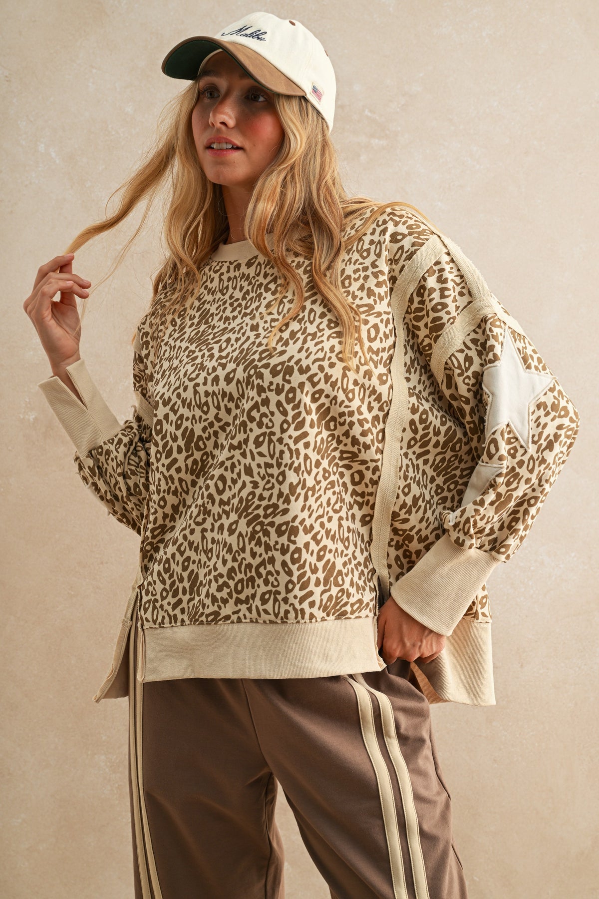 The Dana Sweatshirt - Taupe Leopard